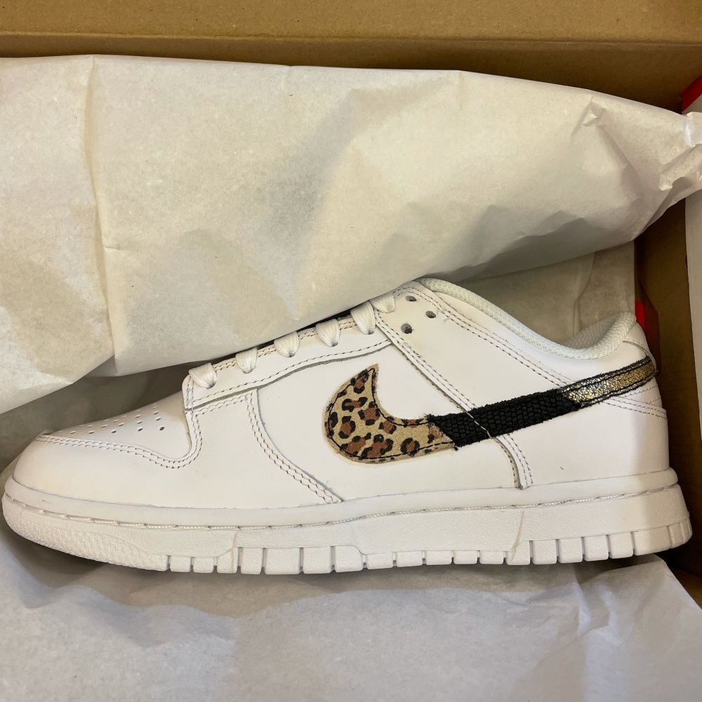 NIKE Women’s Dunk Low Primal white